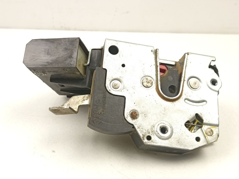 Recambio de cerradura puerta trasera izquierda para bmw 5 (e34) 525 td referencia OEM IAM 8138927  