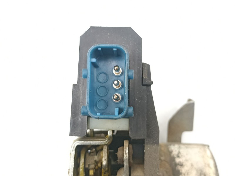 Recambio de cerradura puerta trasera izquierda para bmw 5 (e34) 525 td referencia OEM IAM 8138927  