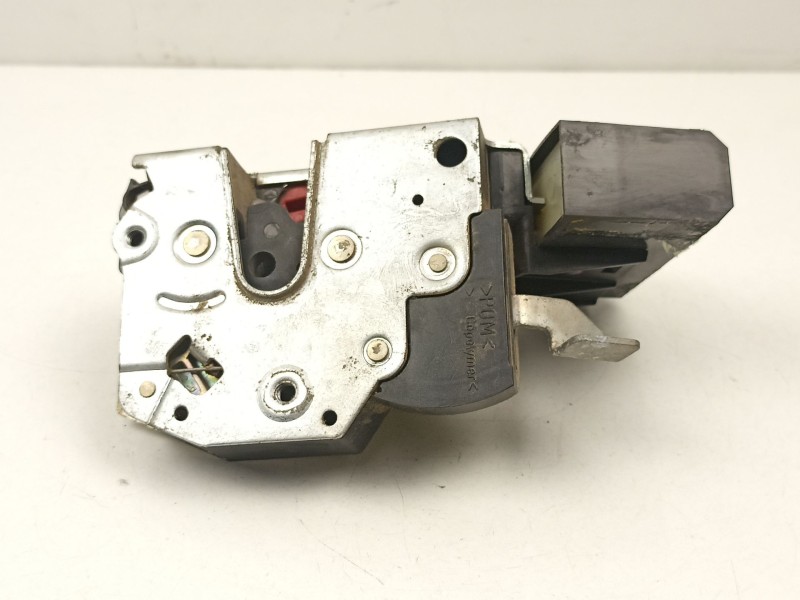 Recambio de cerradura puerta trasera derecha para bmw 5 (e34) 525 td referencia OEM IAM 8138928  