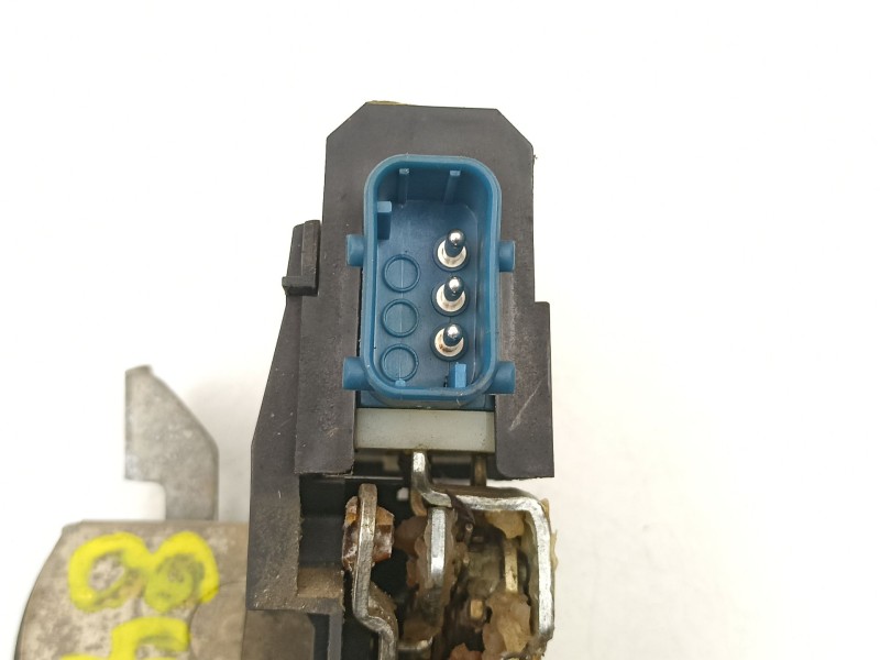 Recambio de cerradura puerta trasera derecha para bmw 5 (e34) 525 td referencia OEM IAM 8138928  