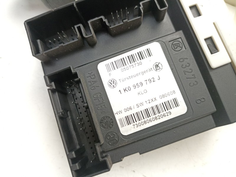 Recambio de elevalunas delantero derecho para volkswagen golf v (1k1) 1.9 tdi referencia OEM IAM 1K4837402S  1K0959792J