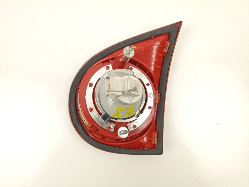 Recambio de piloto porton izquierdo para volkswagen golf 2.0 tdi referencia OEM IAM 1K6945093G 89031705 