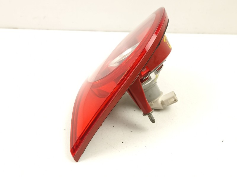 Recambio de piloto porton derecho para volkswagen golf 2.0 tdi referencia OEM IAM 1K6945094G 89031778 