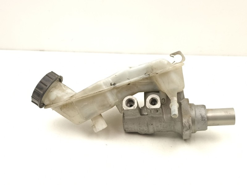 Recambio de bomba de freno para ford fiesta referencia OEM IAM 4S612140KF  