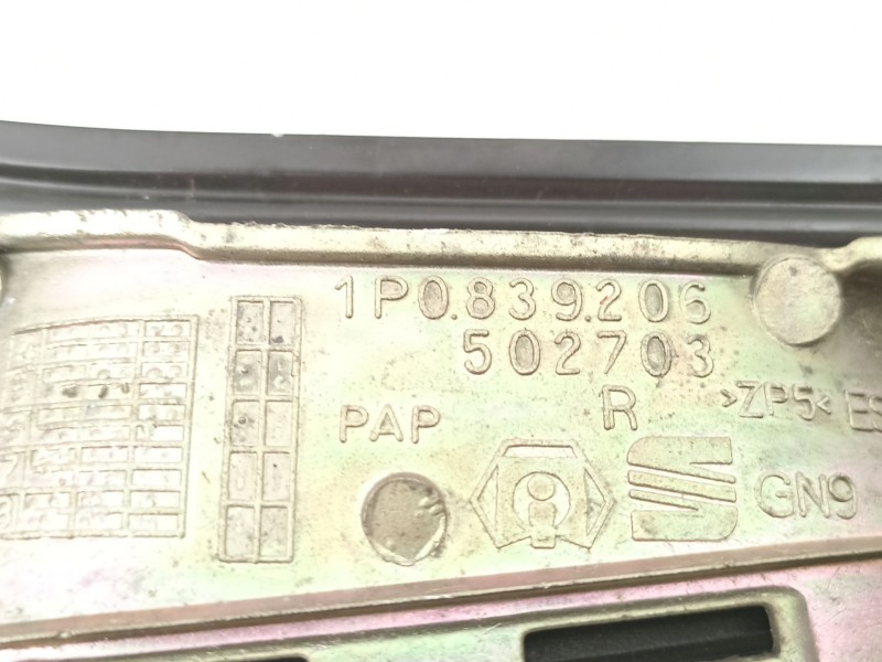 Recambio de manilla trasera derecha para seat leon (1p1) reference referencia OEM IAM 1P0839206  
