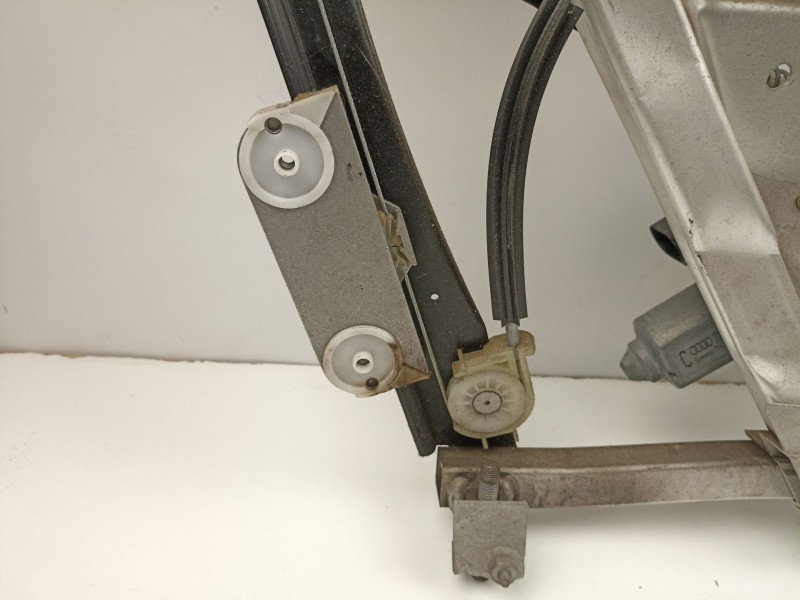 Recambio de elevalunas delantero derecho para audi tt (8n3) 1.8 t referencia OEM IAM 8N8837730  