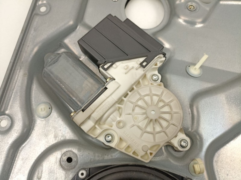 Recambio de elevalunas delantero derecho para seat ibiza iii (6l1) 1.9 tdi referencia OEM IAM 6L4837752DJ  