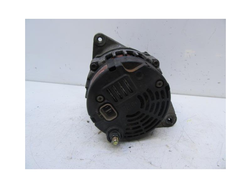 Recambio de alternador : hyundai accent : 1.5 g (101,97cv) [2000] para hyundai accent 1.5 g referencia OEM IAM 37300-22600  