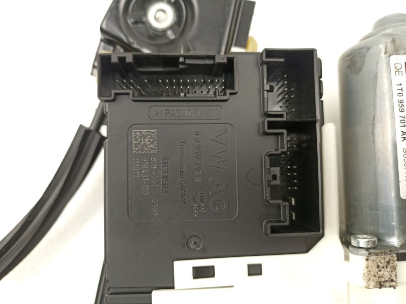 Recambio de elevalunas delantero izquierdo para seat leon (1p1) 1.6 tdi referencia OEM IAM 1P0837401AB  1T0959701AK