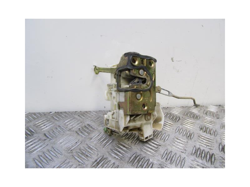 Recambio de cerradura pta. del. dch. : toyota avensis : 2.0 d (89,73cv) [1999] para toyota avensis 2.0 d referencia OEM IAM   