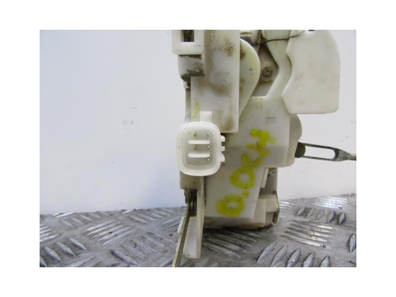 Recambio de cerradura pta. del. dch. : toyota avensis : 2.0 d (89,73cv) [1999] para toyota avensis 2.0 d referencia OEM IAM   