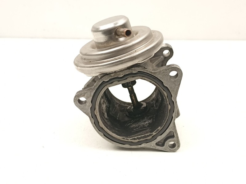Recambio de valvula egr para seat cordoba 1.9 tdi referencia OEM IAM 038131501AN  038129637D