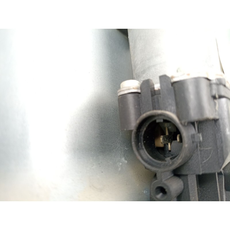 Recambio de elevalunas trasero derecho para hyundai santa fé ii (cm) 2.2 crdi gls 4x4 referencia OEM IAM 834812B000  