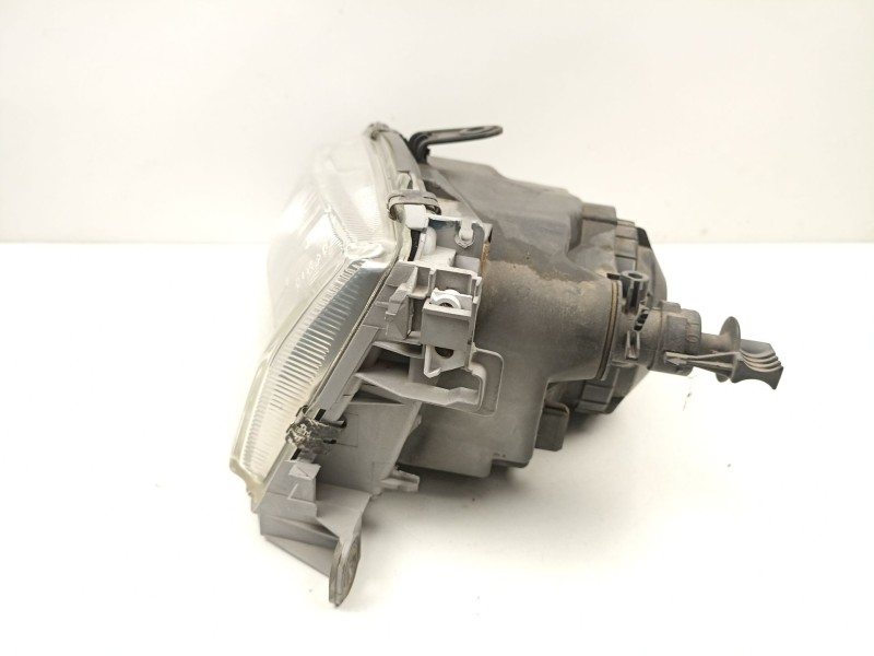 Recambio de faro izquierdo para peugeot 306 1.6 g referencia OEM IAM 6204K5  