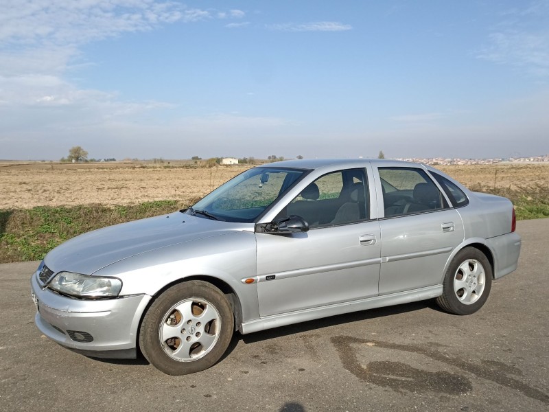opel vectra b (j96) del año 2000