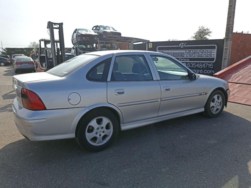 opel vectra b (j96) del año 2000