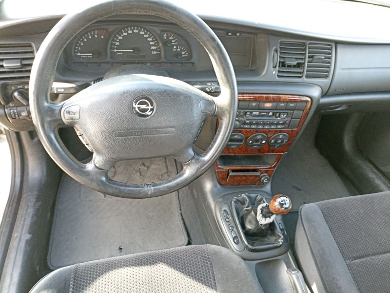 opel vectra b (j96) del año 2000