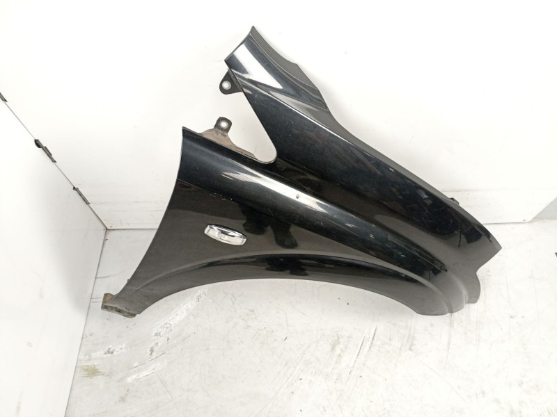 Recambio de aleta delantera derecha para ssangyong kyron 2.0 xdi referencia OEM IAM 5182109100  