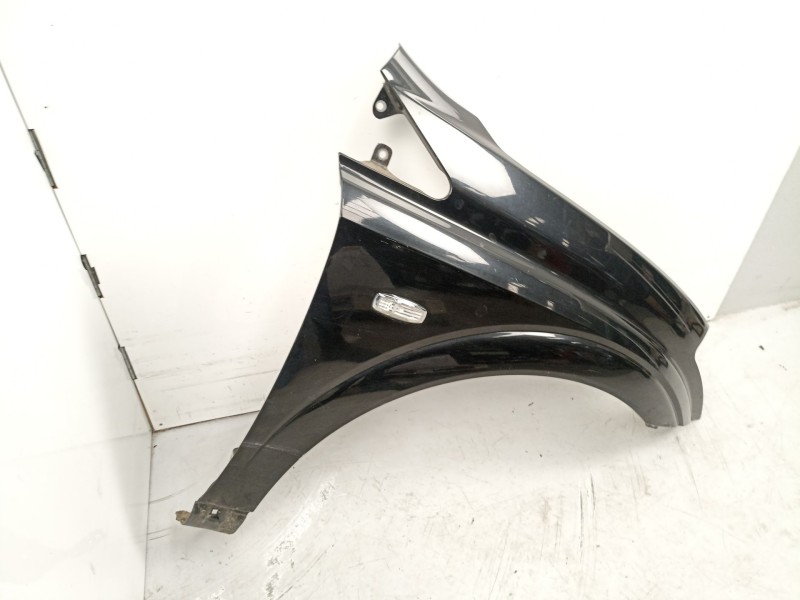 Recambio de aleta delantera derecha para ssangyong kyron 2.0 xdi referencia OEM IAM 5182109100  