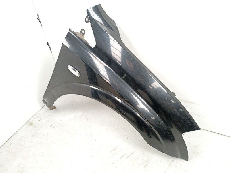 Recambio de aleta delantera derecha para ssangyong kyron 2.0 xdi referencia OEM IAM 5182109100  