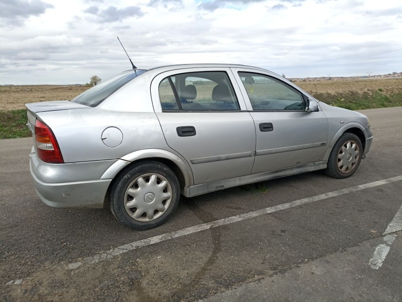 opel astra g sedán (t98) del año 2000 opel astra g sedán (t98) del año 2000