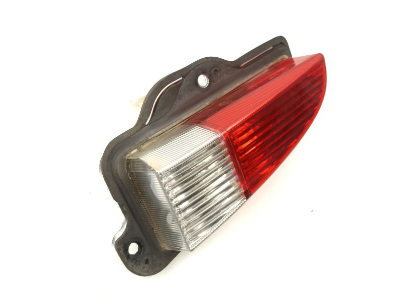 Recambio de piloto porton izquierdo para hyundai elantra iii sedán (xd) 2.0 referencia OEM IAM 924012D280  