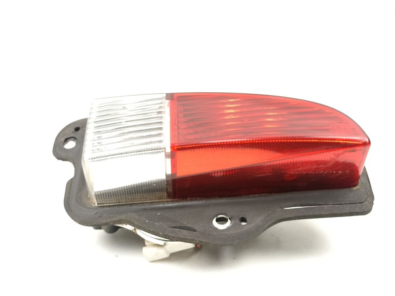 Recambio de piloto porton derecho para hyundai elantra iii sedán (xd) 2.0 referencia OEM IAM 924022D280  