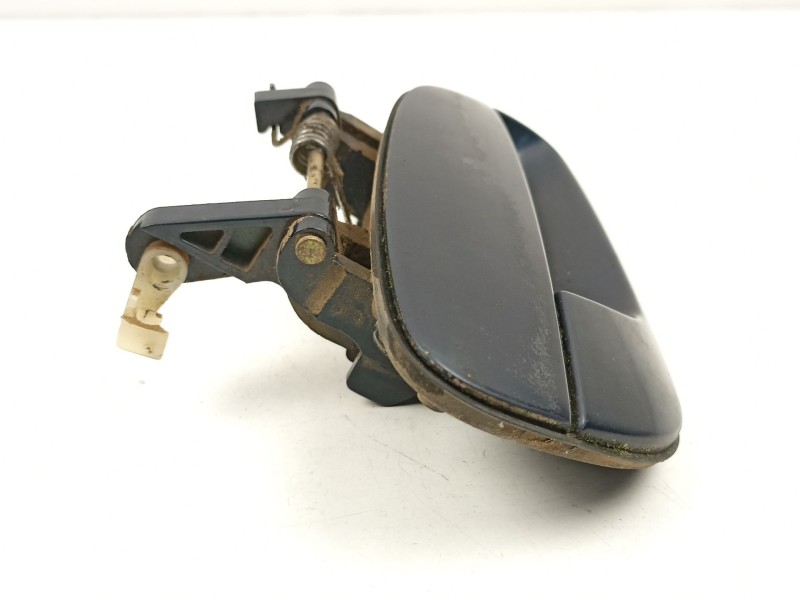 Recambio de manilla trasera derecha para hyundai elantra iii sedán (xd) 2.0 referencia OEM IAM 836602D010  