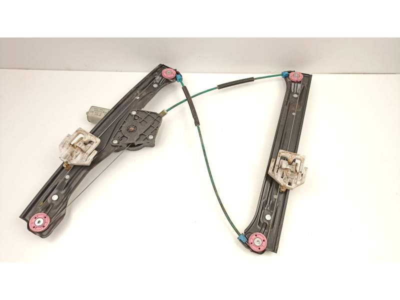 Recambio de elevalunas delantero izquierdo para bmw 1 (f20) 118 d referencia OEM IAM 51337281881  