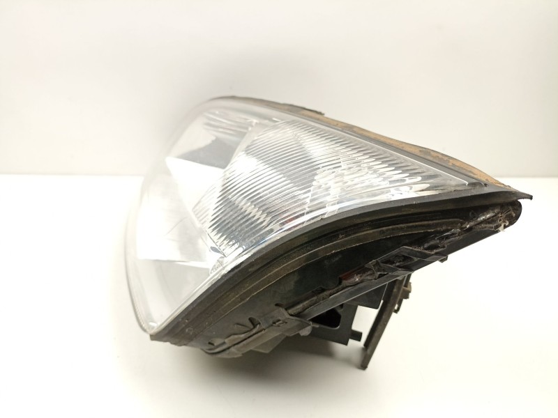 Recambio de faro izquierdo para ford mondeo iii sedán (b4y) 2.0 tdci referencia OEM IAM 1S7113006SE 0301174203 