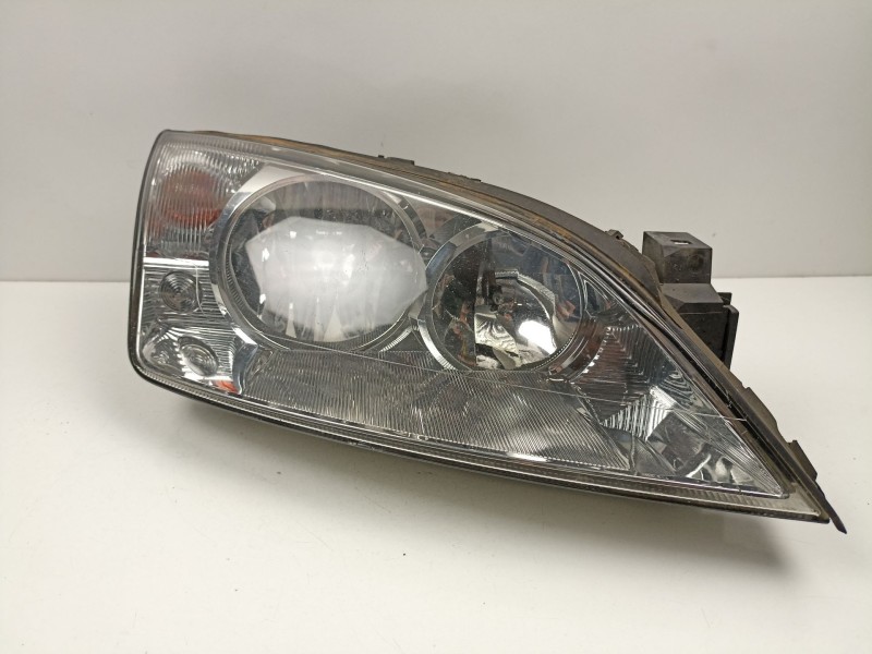Recambio de faro derecho para ford mondeo iii sedán (b4y) 2.0 tdci referencia OEM IAM 1S7113005SE  