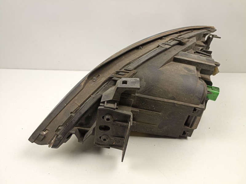 Recambio de faro derecho para ford mondeo iii sedán (b4y) 2.0 tdci referencia OEM IAM 1S7113005SE  
