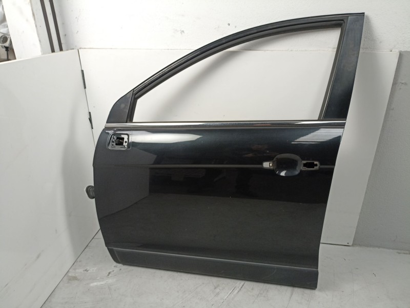 Recambio de puerta delantera izquierda para chevrolet captiva (c100, c140) 2.2 d referencia OEM IAM 42352069  