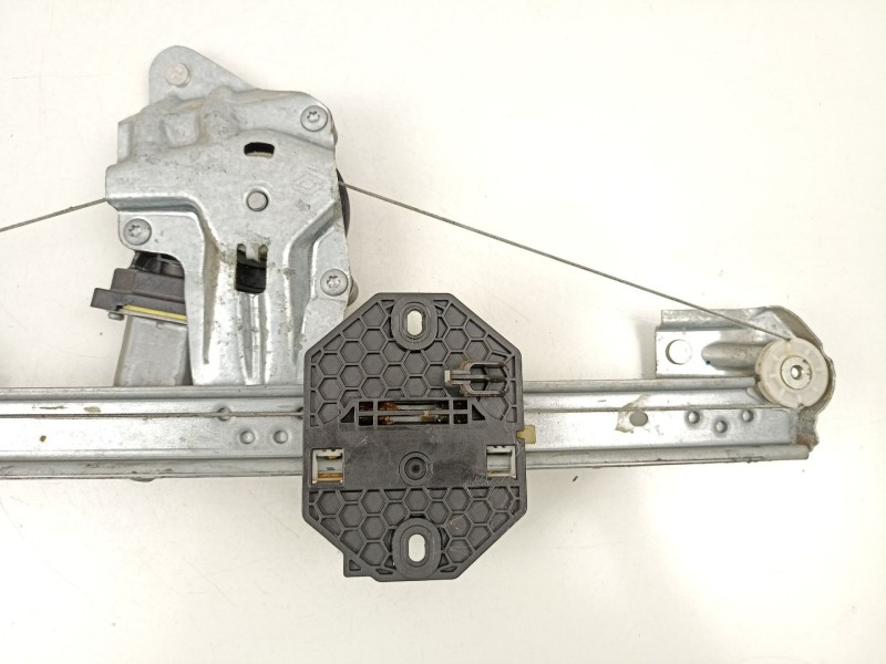 Recambio de elevalunas delantero derecho para dacia sandero ii 1.5 dci referencia OEM IAM 807209299R  