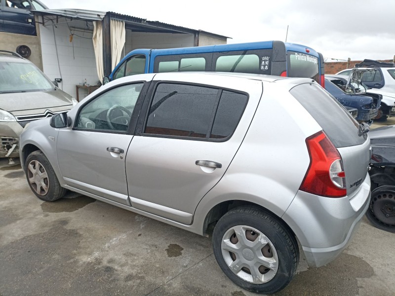 Recambio de carroceria para dacia sandero 1.5 dci referencia OEM IAM   