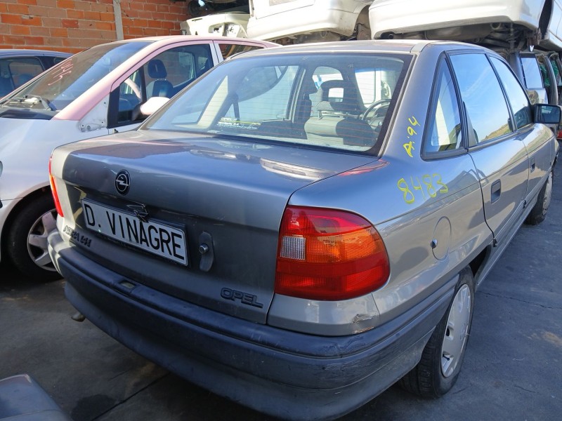 opel astra f sedán (t92) del año 1994