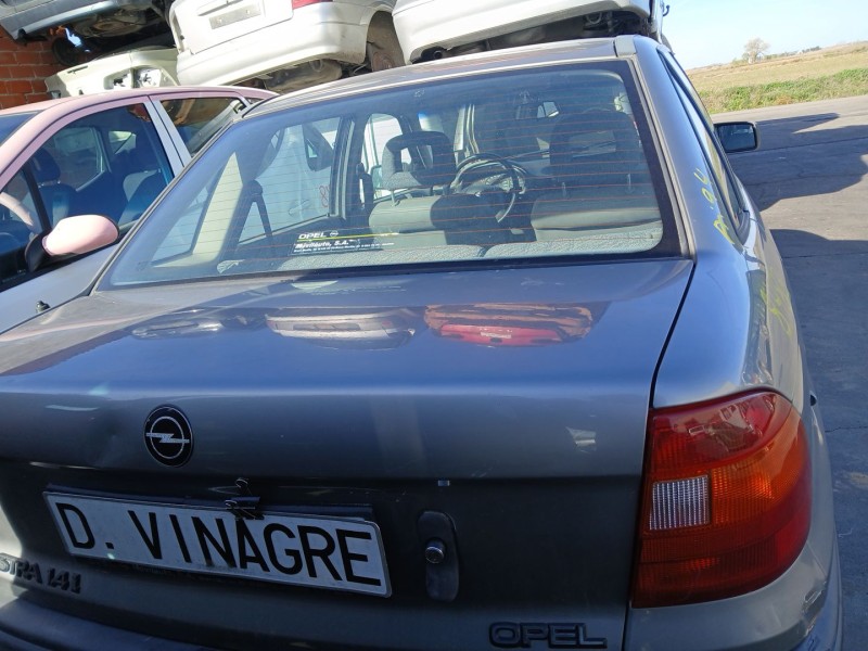 opel astra f sedán (t92) del año 1994