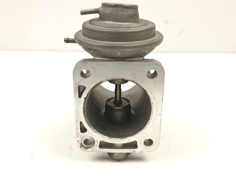 Recambio de valvula egr para bmw 320 1.7 tds referencia OEM IAM 11712248139  