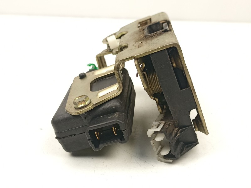 Recambio de cerradura puerta delantera derecha para renault 19 ii chamade (l53_) 1.4 referencia OEM IAM 7701031778  