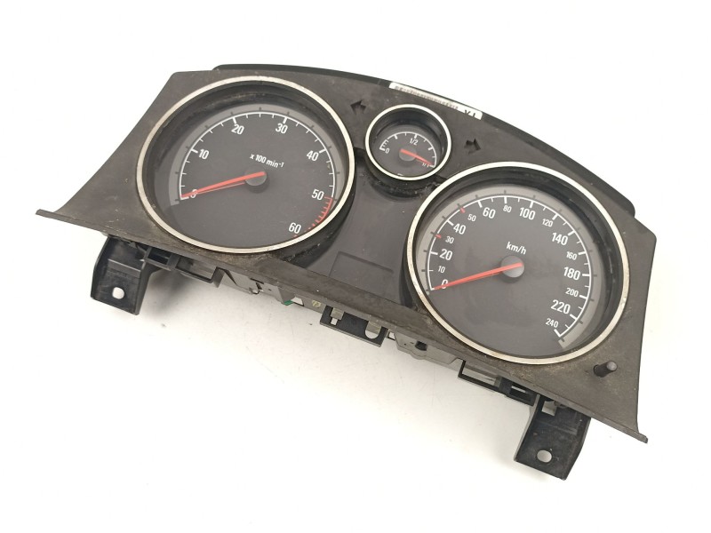 Recambio de cuadro instrumentos para opel astra 1.7 cdti referencia OEM IAM 13225988  