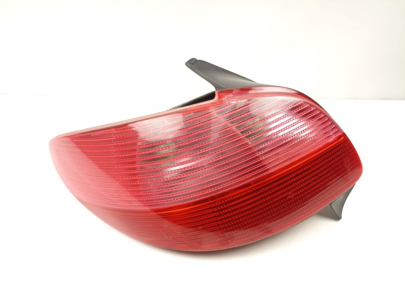 Recambio de piloto trasero izquierdo para peugeot 206 hatchback (2a/c) 1.4 i referencia OEM IAM 6350P1  