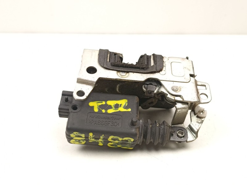 Recambio de cerradura puerta trasera izquierda para dacia sandero 1.5 dci referencia OEM IAM 8200735248  