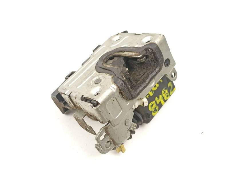 Recambio de cerradura puerta delantera derecha para dacia sandero 1.5 dci referencia OEM IAM 8200735224  