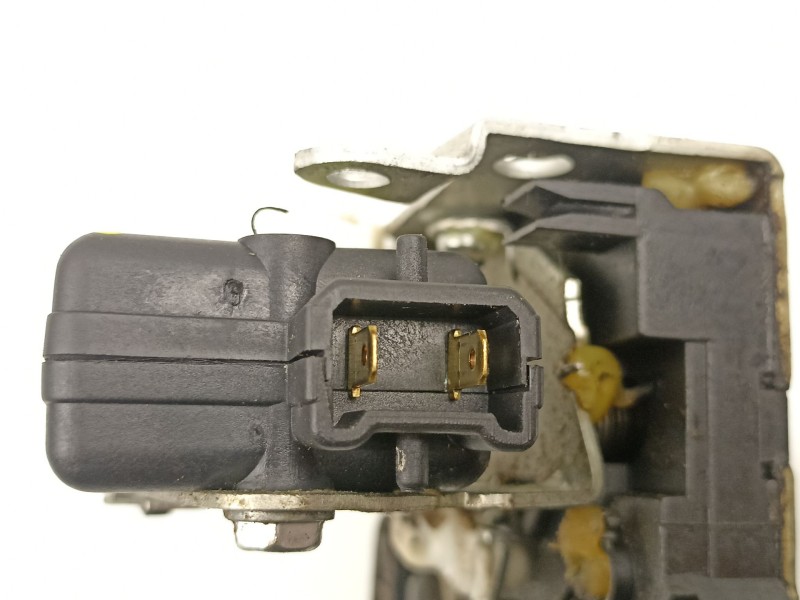 Recambio de cerradura puerta delantera derecha para dacia sandero 1.5 dci referencia OEM IAM 8200735224  