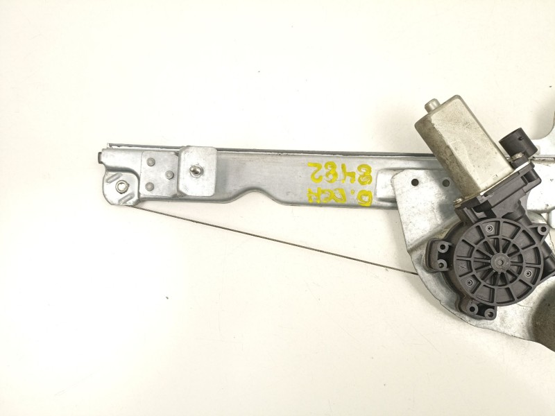 Recambio de elevalunas delantero derecho para dacia sandero 1.5 dci referencia OEM IAM 8200733828  