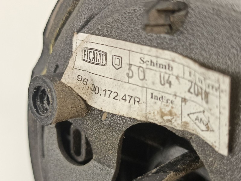 Recambio de retrovisor derecho para dacia sandero 1.5 dci referencia OEM IAM 963017247R  