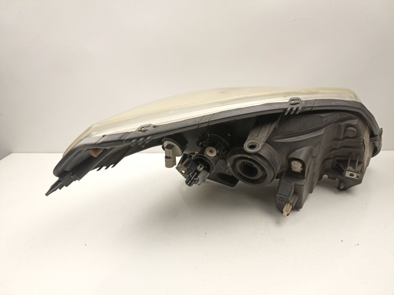 Recambio de faro izquierdo para dacia sandero 1.5 dci referencia OEM IAM 8200733878  
