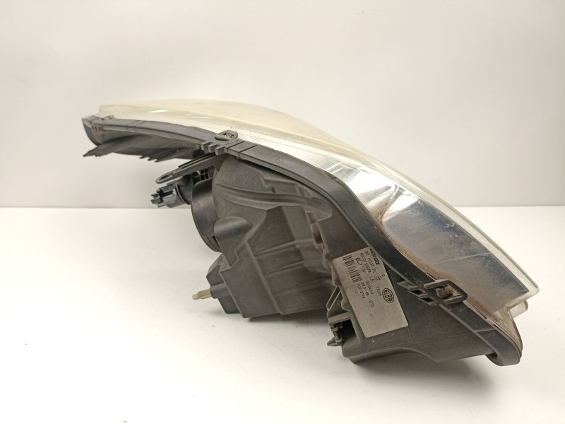 Recambio de faro izquierdo para dacia sandero 1.5 dci referencia OEM IAM 8200733878  