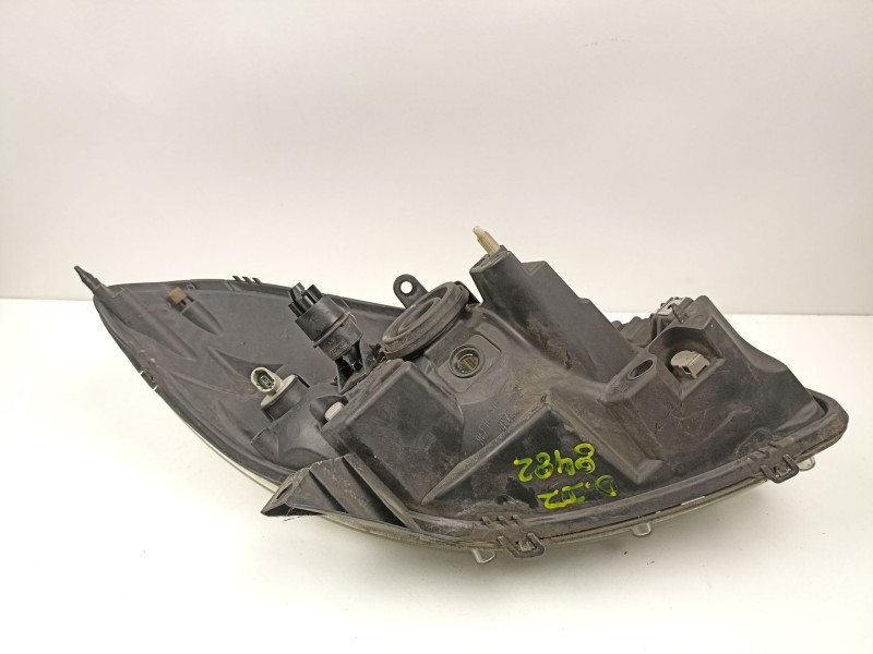 Recambio de faro izquierdo para dacia sandero 1.5 dci referencia OEM IAM 8200733878  