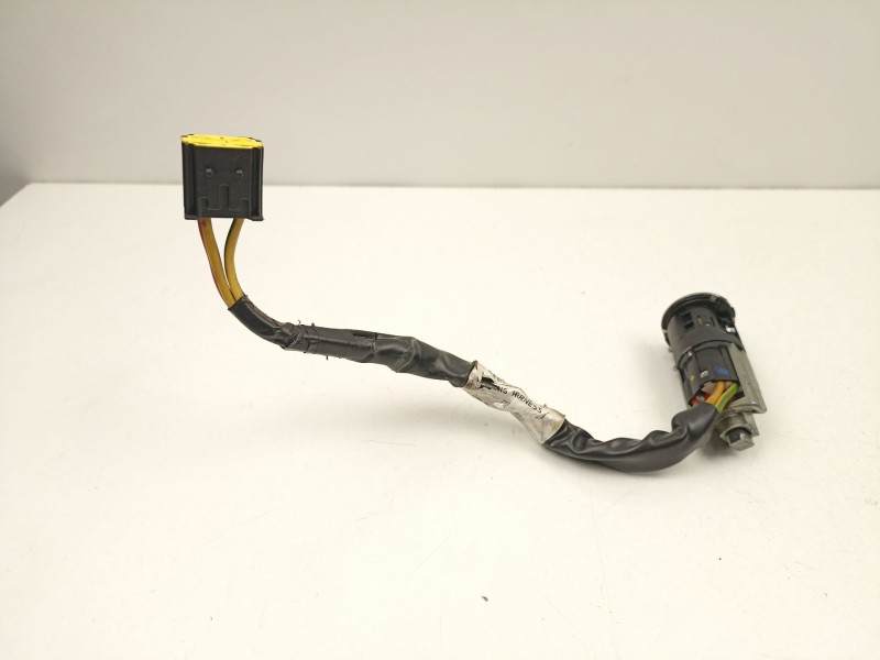 Recambio de conmutador de arranque para dacia sandero 1.5 dci referencia OEM IAM 487004353R  